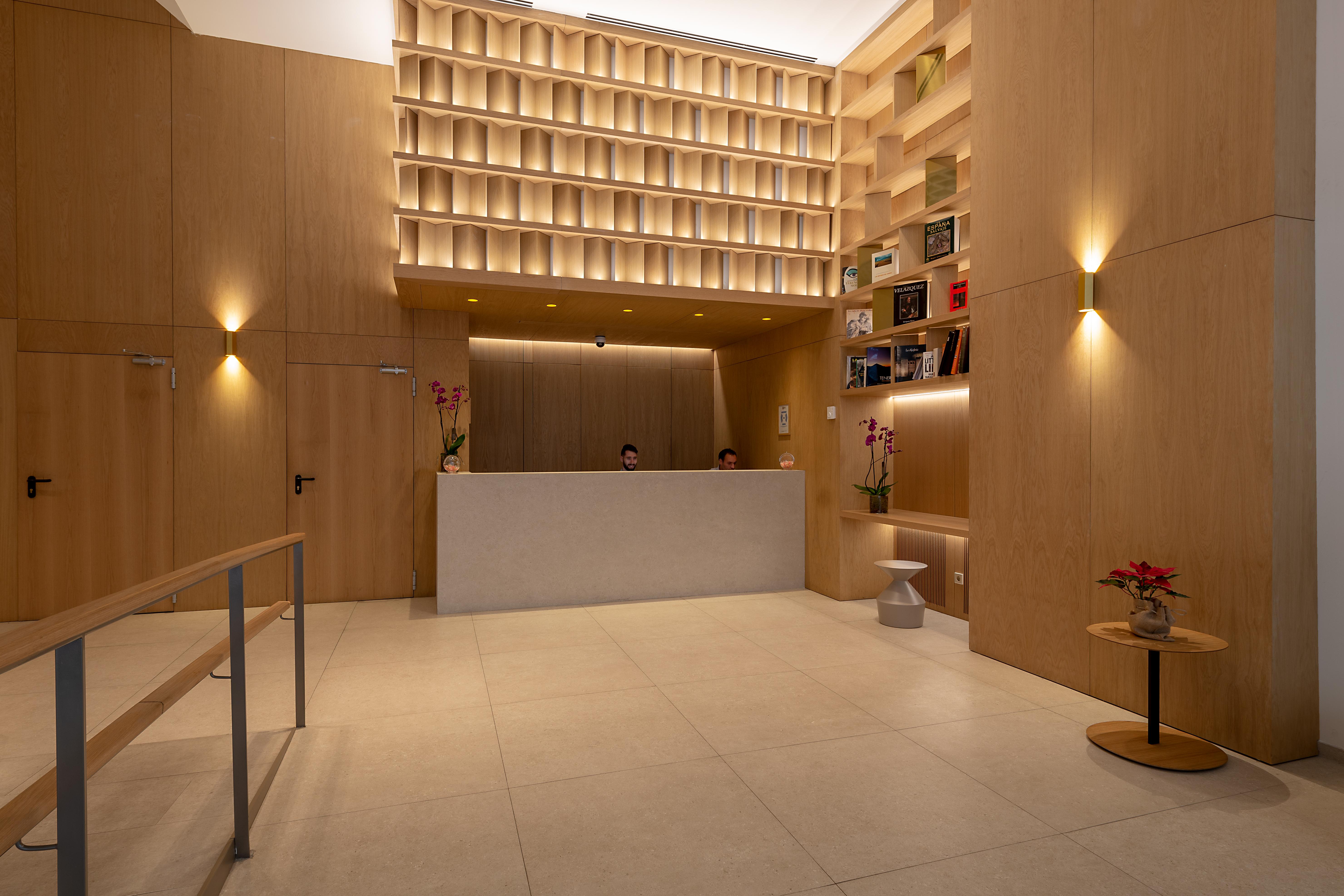 Apartamentos Recoletos Madrid Bagian luar foto