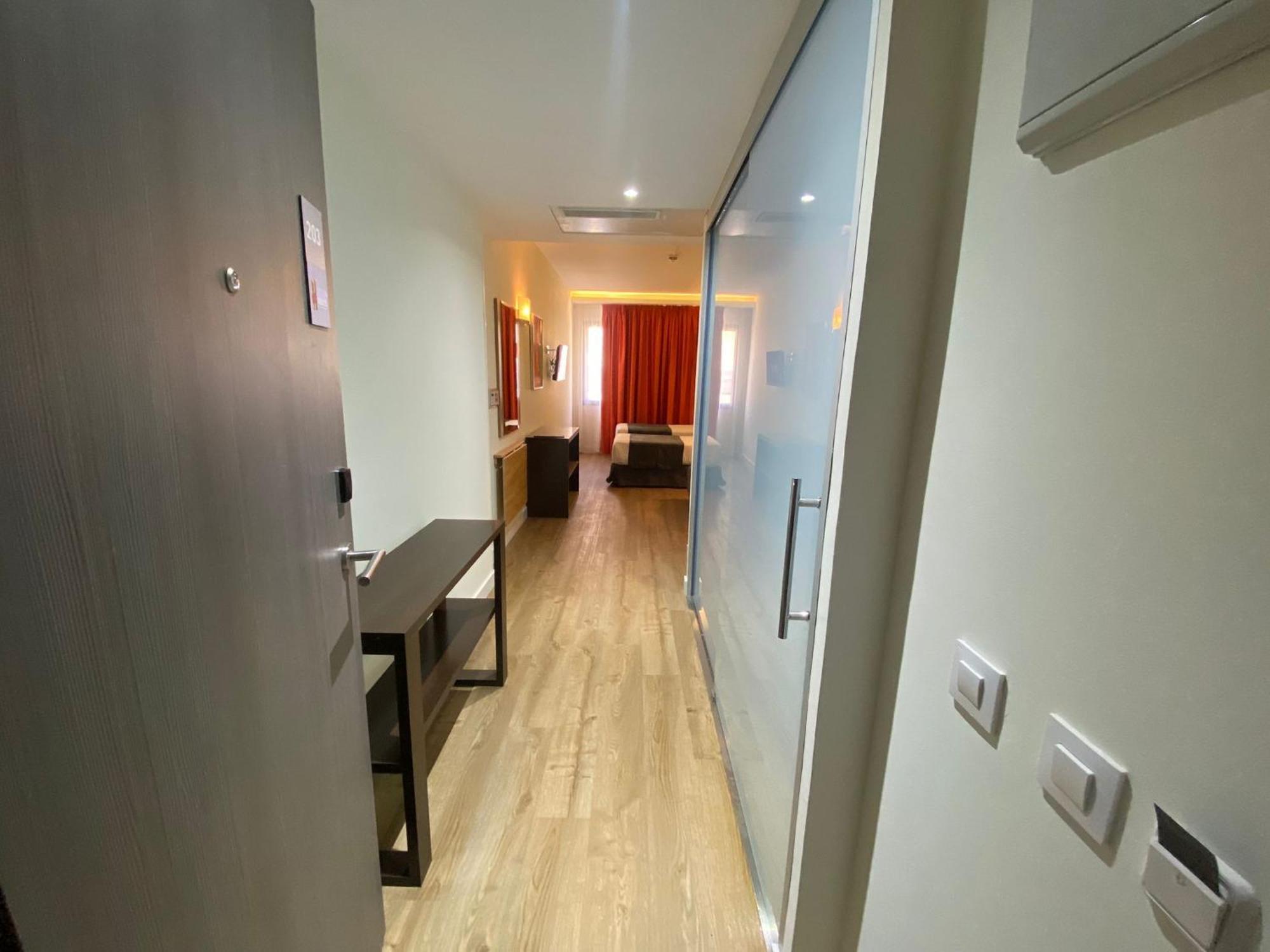Apartamentos Recoletos Madrid Bagian luar foto