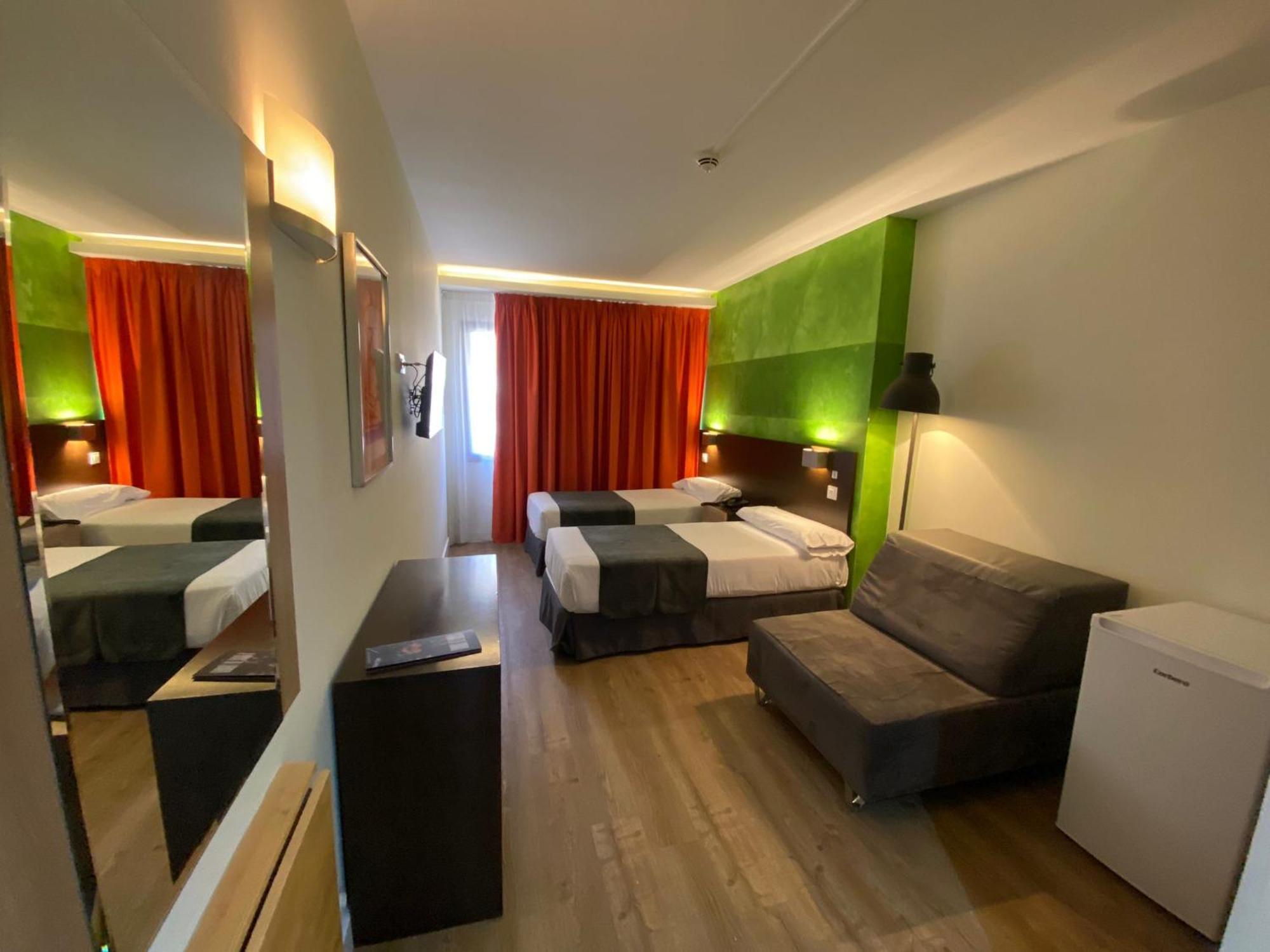 Apartamentos Recoletos Madrid Bagian luar foto