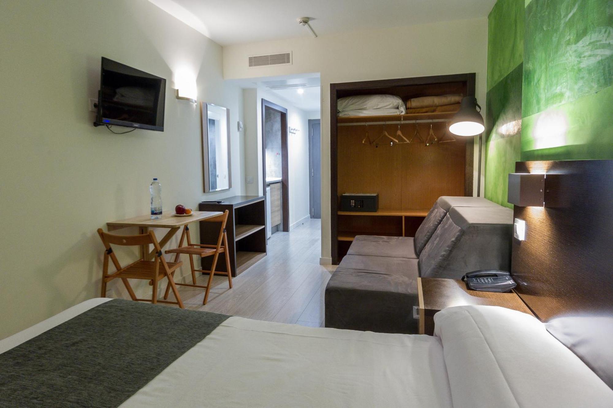 Apartamentos Recoletos Madrid Bagian luar foto