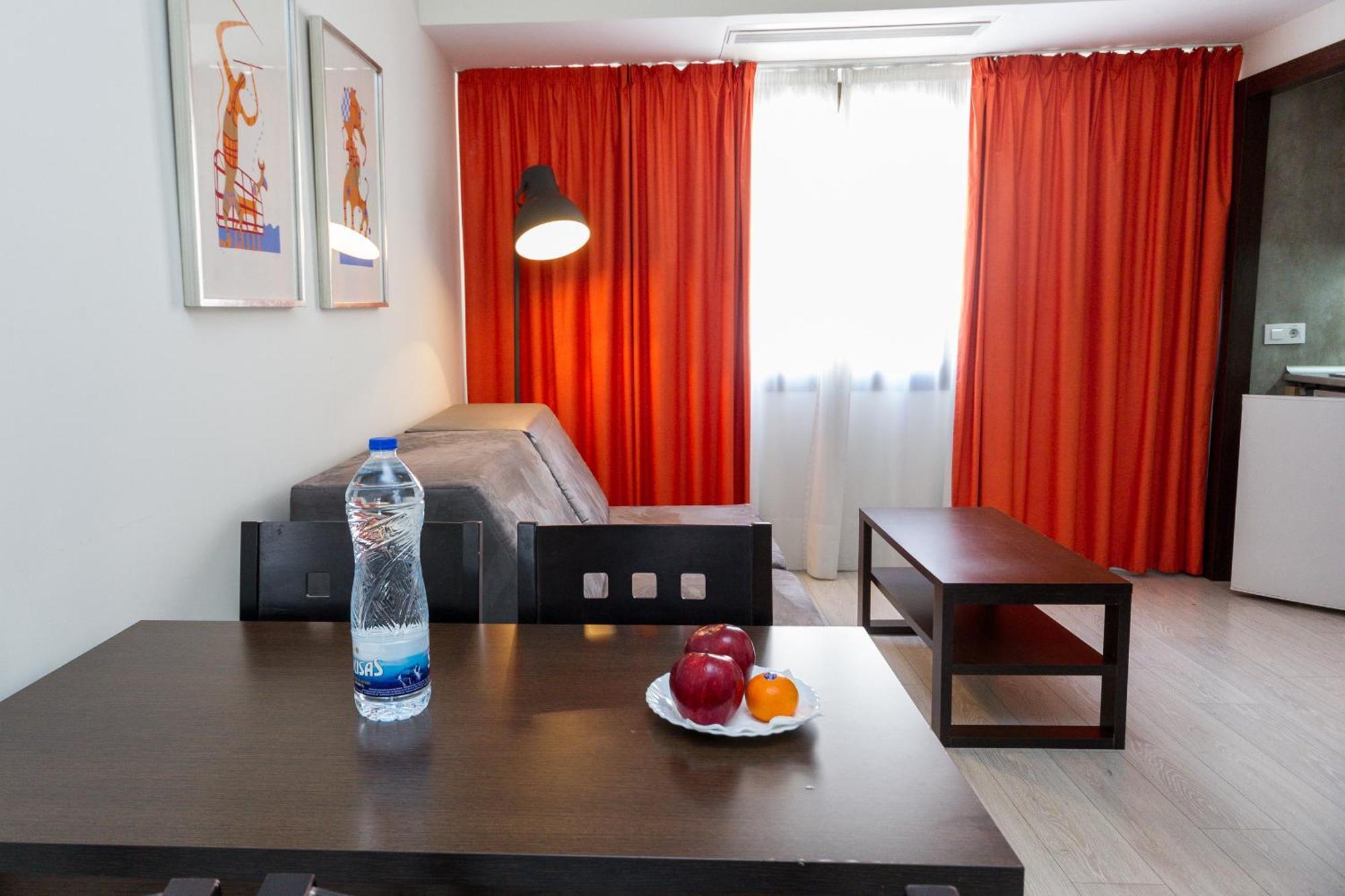 Apartamentos Recoletos Madrid Bagian luar foto