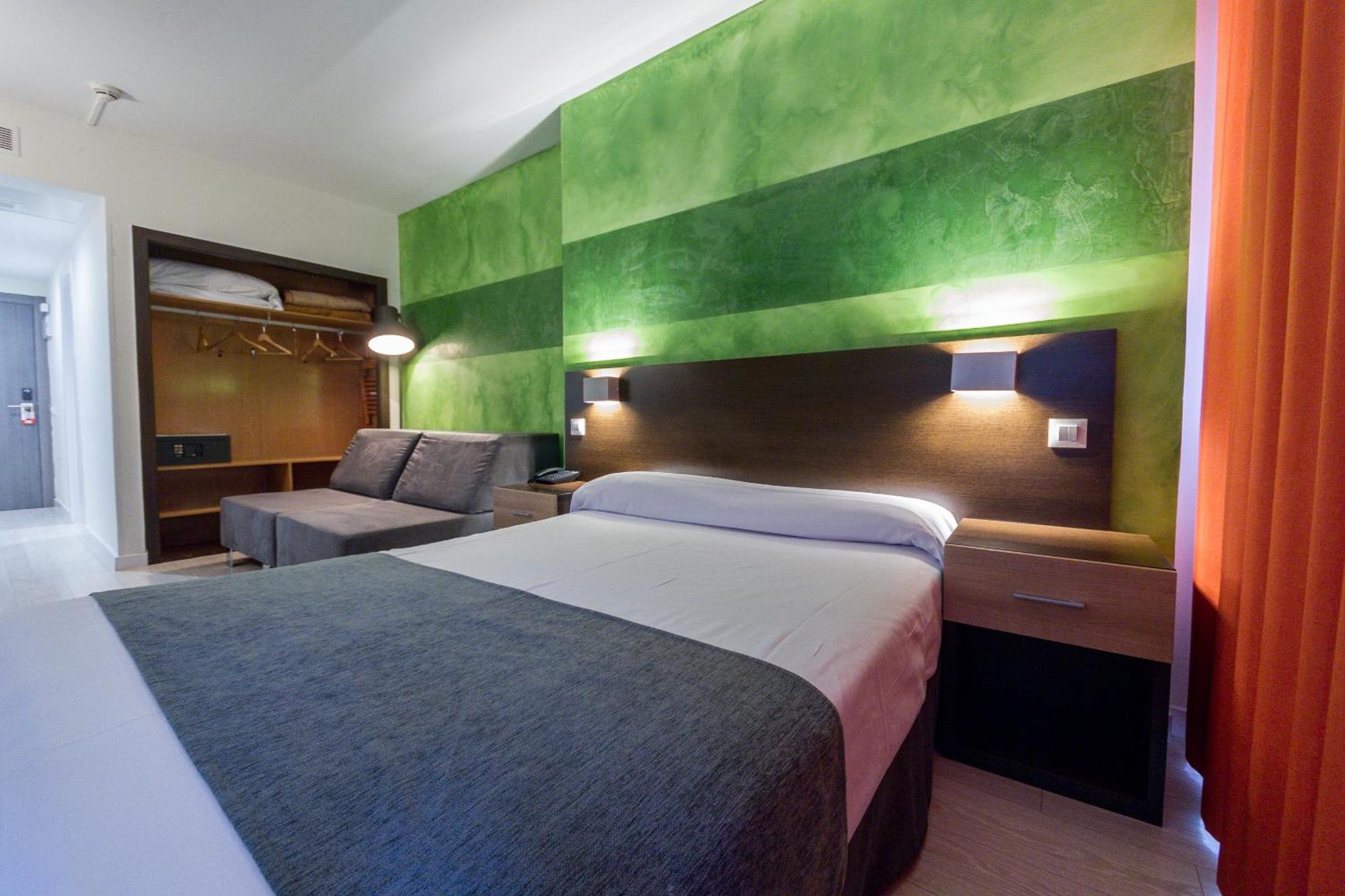 Apartamentos Recoletos Madrid Bagian luar foto